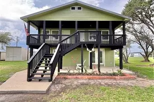 1008 W Adams Ave, Port O'Connor, TX 77982 - Photo 1