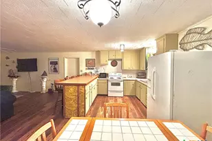 1008 W Adams Ave, Port O'Connor, TX 77982 - Photo 8