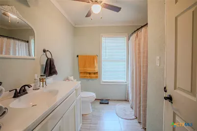 705 W Ash Street, Edna, TX 77957 - Photo 12