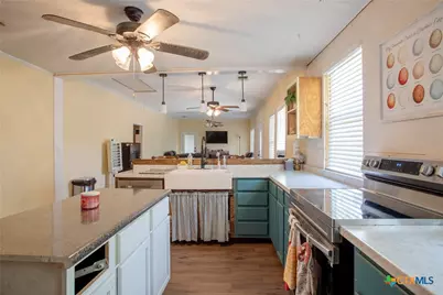 705 W Ash Street, Edna, TX 77957 - Photo 4