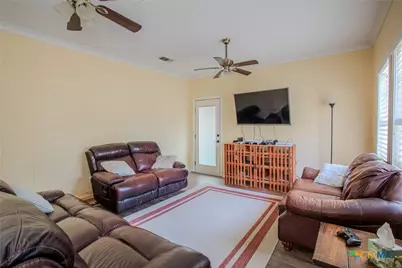 705 W Ash Street, Edna, TX 77957 - Photo 6