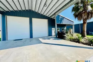 2824 W Harrison Ave, Port O'Connor, TX 77982 - Photo 2