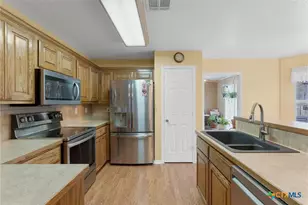 1 Coveview Dr, Morgans Point Resort, TX 76513 - Photo 6