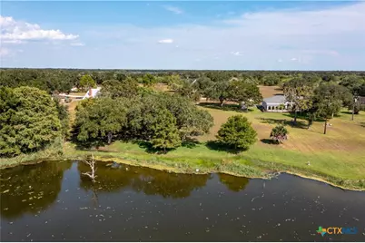 107 E Circle Street, Goliad, TX 77963 - Photo 2