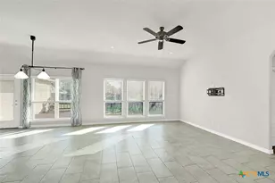 113 Ridgecrest, Floresville, TX 78114 - Photo 8