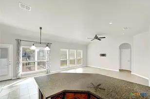 113 Ridgecrest, Floresville, TX 78114 - Photo 16