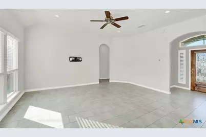 113 Ridgecrest, Floresville, TX 78114 - Photo 6