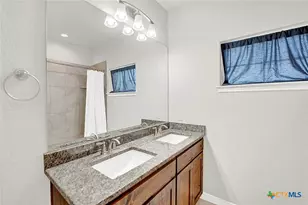 113 Ridgecrest, Floresville, TX 78114 - Photo 24