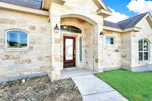 113 Ridgecrest, Floresville, TX 78114 - Photo 4