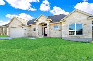 113 Ridgecrest, Floresville, TX 78114 - Photo 2