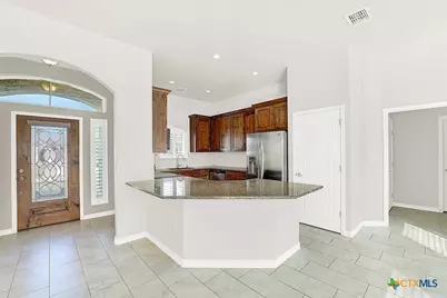 113 Ridgecrest, Floresville, TX 78114 - Photo 12