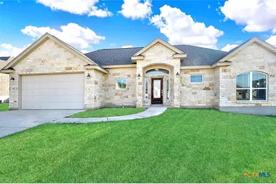 113 Ridgecrest, Floresville, TX 78114 - Photo 1