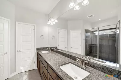 113 Ridgecrest, Floresville, TX 78114 - Photo 20