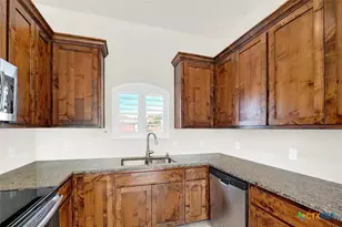 113 Ridgecrest, Floresville, TX 78114 - Photo 14