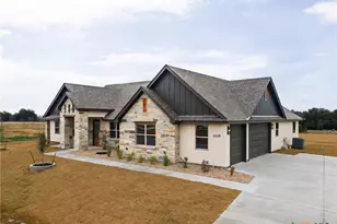 11139 Golden Eagle Ave, Salado, TX 76571 - Photo 2