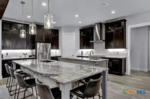 339 Valley Lodge, New Braunfels, TX 78132 - Photo 4