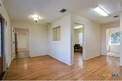 1712 N Interstate 35, San Marcos, TX 78666 - Photo 30