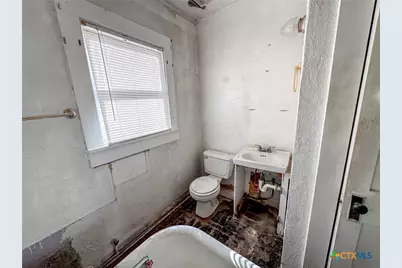 511 Saunders Street, Gatesville, TX 76528 - Photo 14