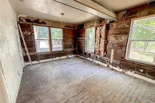 511 Saunders St, Gatesville, TX 76528 - Photo 12