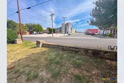 511 Saunders Street, Gatesville, TX 76528 - Photo 22