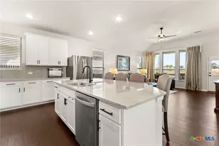 947 Blue Violet, New Braunfels, TX 78130 - Photo 8