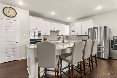 947 Blue Violet, New Braunfels, TX 78130 - Photo 6