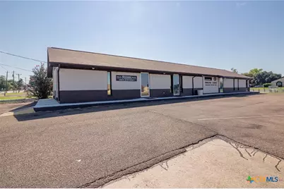 1001 E Airline Road, Victoria, TX 77901 - Photo 1