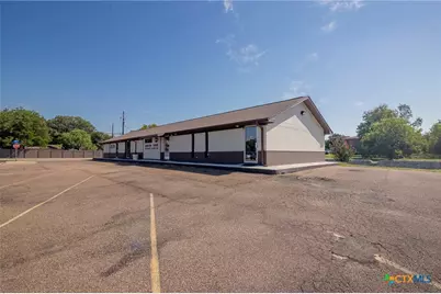 1001 E Airline Road, Victoria, TX 77901 - Photo 26