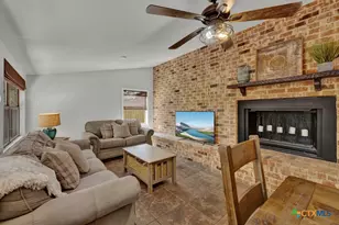 1015 Reiley Rd, Seguin, TX 78155 - Photo 10