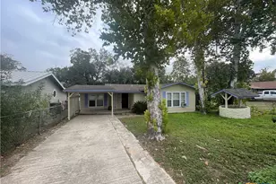 1015 Reiley Rd, Seguin, TX 78155 - Photo 2