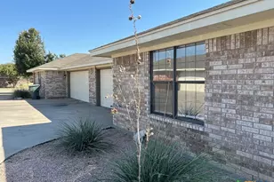 902 McDaniel Cir, Killeen, TX 76543 - Photo 2