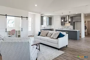 243 Honeycomb, Victoria, TX 77904 - Photo 4