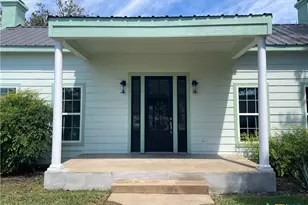 201 E 6th St, Lampasas, TX 76550 - Photo 2