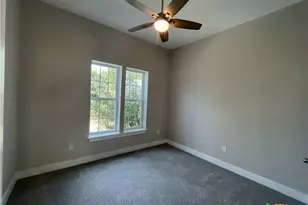 201 E 6th St, Lampasas, TX 76550 - Photo 32