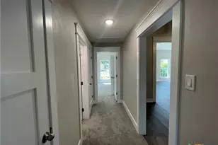 201 E 6th St, Lampasas, TX 76550 - Photo 28