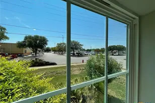 201 E 6th St, Lampasas, TX 76550 - Photo 10