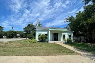 201 E 6th St, Lampasas, TX 76550 - Photo 1