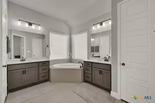 432 Sweetleaf Ln, New Braunfels, TX 78132 - Photo 18