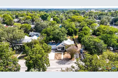 415 Elm Street, Seguin, TX 78155 - Photo 10