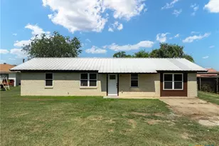 575 Farm Road 1602, Jonesboro, TX 76538 - Photo 2