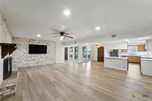 256 Dixie Ln, Victoria, TX 77904 - Photo 2