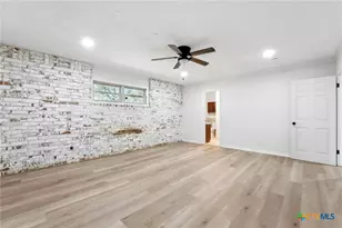 256 Dixie Ln, Victoria, TX 77904 - Photo 10
