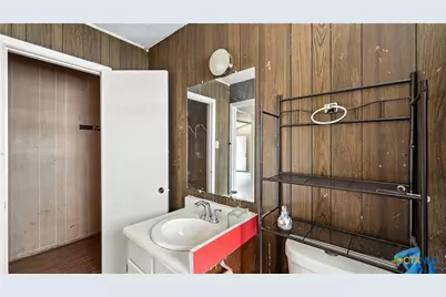 1144 Spruce Street, Seguin, TX 78155 - Photo 22