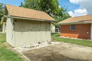 2610 Powell Dr, Gatesville, TX 76528 - Photo 32