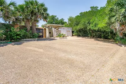 14200 Briarcliff Road, Troy, TX 76579 - Photo 36