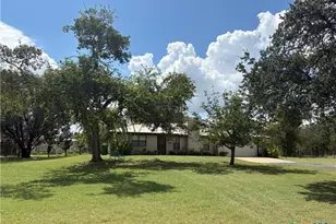 639 County Rd 3081, Lampasas, TX 76550 - Photo 2