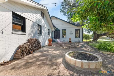 106 S Howe Street, Lampasas, TX 76550 - Photo 6