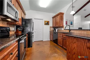 8614 Surrey Dr, Temple, TX 76502 - Photo 6