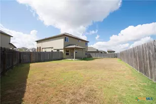 864 Foxfire Dr, New Braunfels, TX 78130 - Photo 2