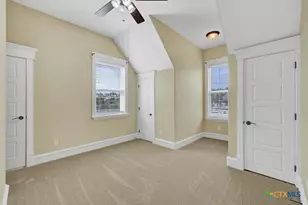 204 Falling Hls, New Braunfels, TX 78132 - Photo 30